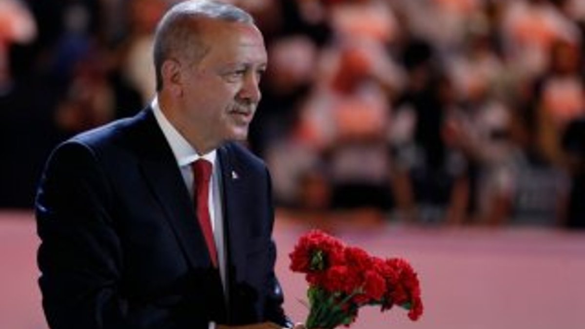 Erdoğan torununu ziyaret etti