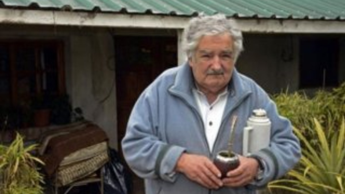 Eski Uruguay Devlet Başkanı senatörlükten istifa etti