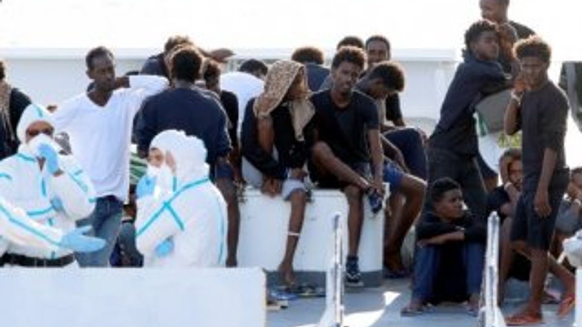 İtalya 150 sığınmacının karaya çıkışına izin verdi