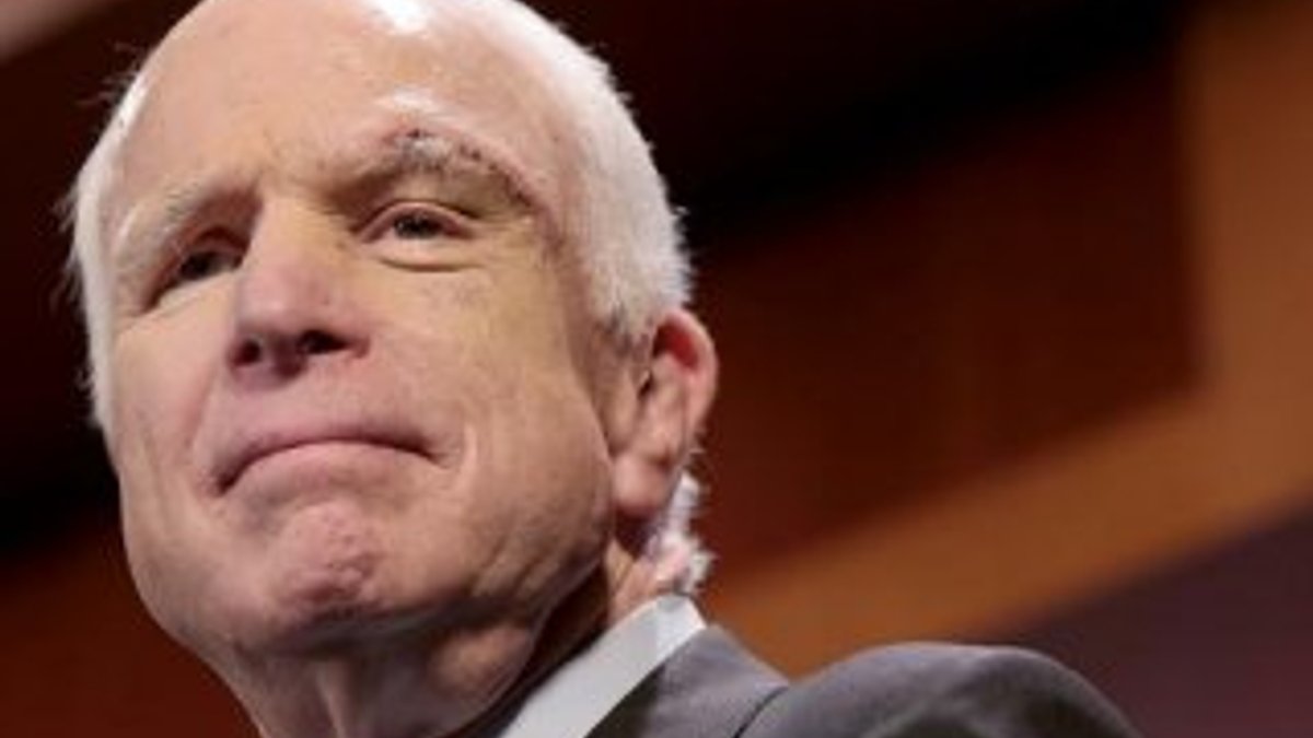 Beyaz Saray'ın McCain açıklamasını Trump engelledi