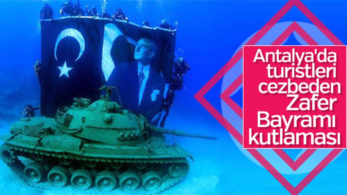 6 metre derinlikte Türk bayrağı ve Atatürk posteri açıldı