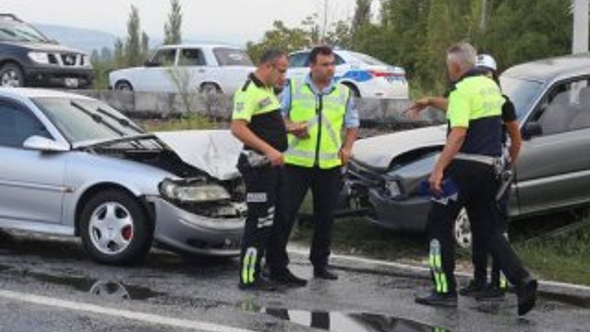 Yatağan'da kapalı yolda trafik kazası