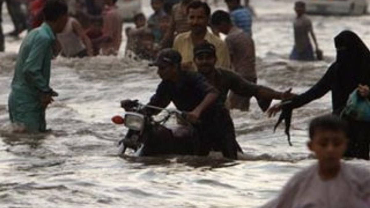 Muson yağmurlarından 78 bin kişiyi etkiledi