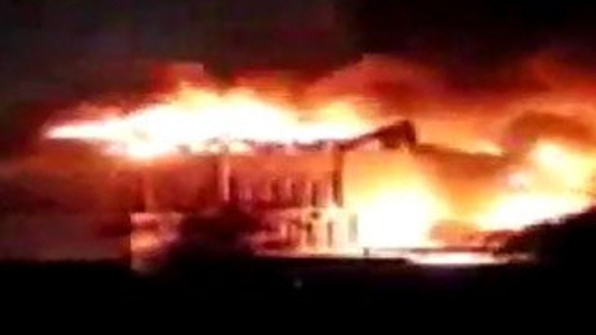 Irak'ta protestocular valilik binasını ateşe verdi: 8 ölü