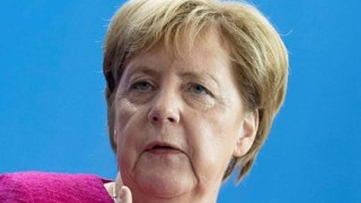 Merkel: İdlib'de insani felaketten kaçınmalıyız