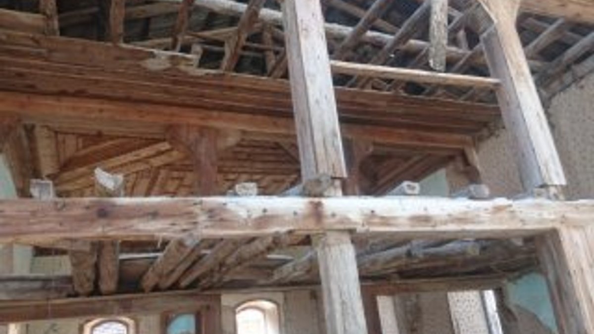 Tarihi caminin restorasyon çalışmaları başladı