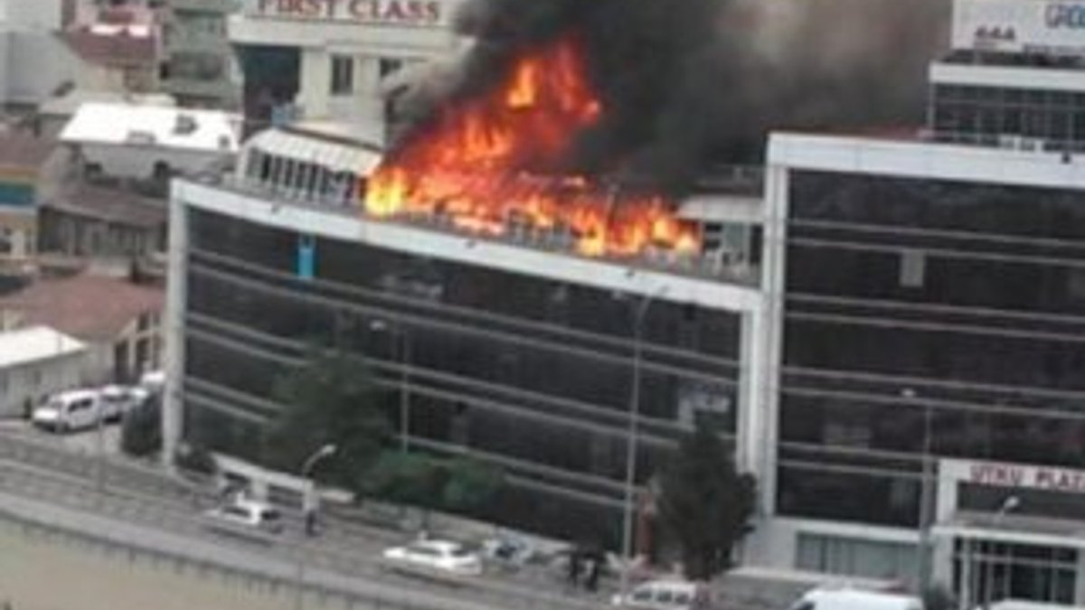 İkitelli'de plazada yangın çıktı