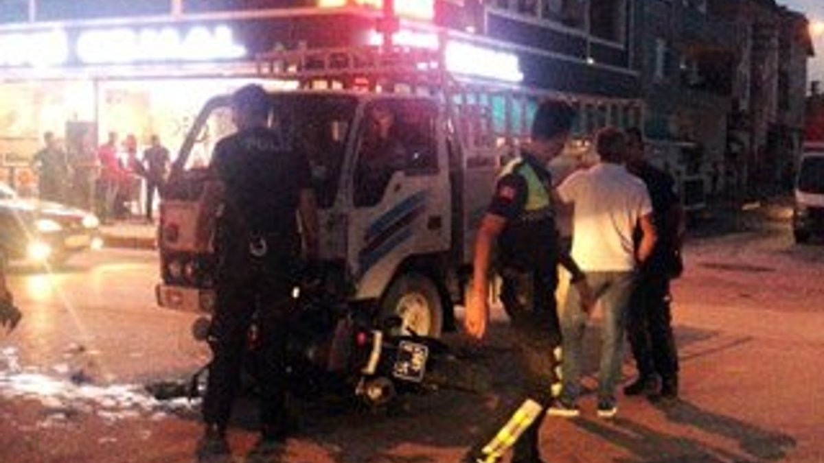 Kamyonet motorize polislerle çarpıştı: 2 polis yaralı