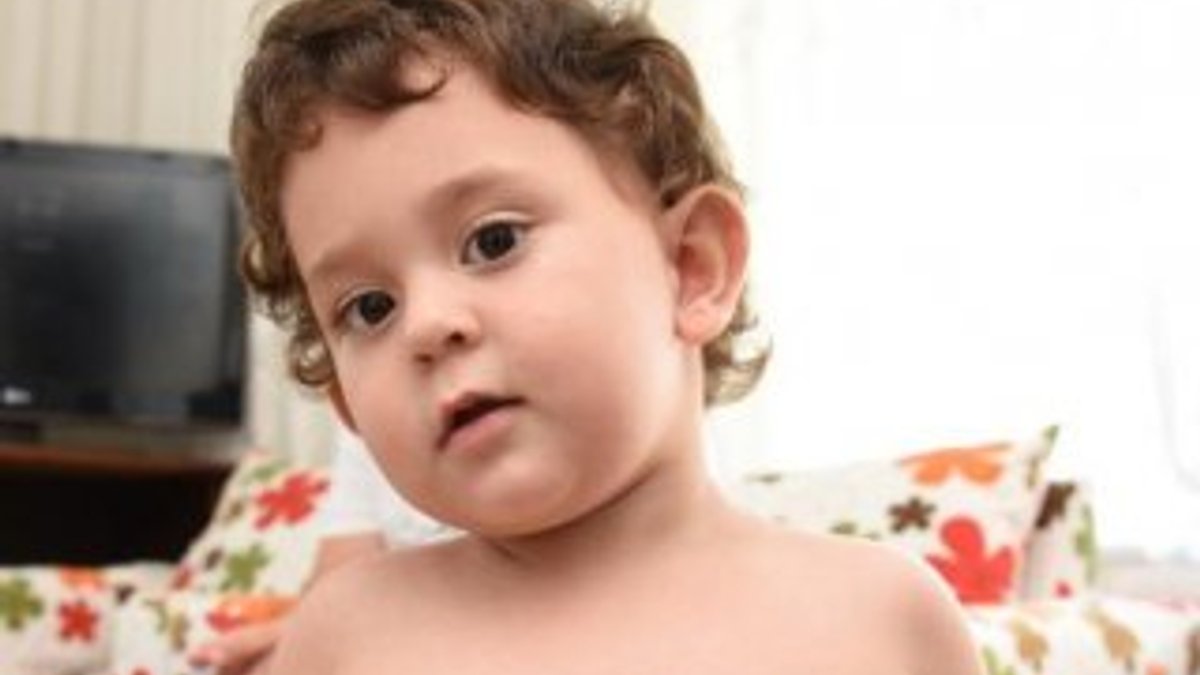 Çukura düşen 1,5 yaşındaki Aras'ın kafatası çatladı