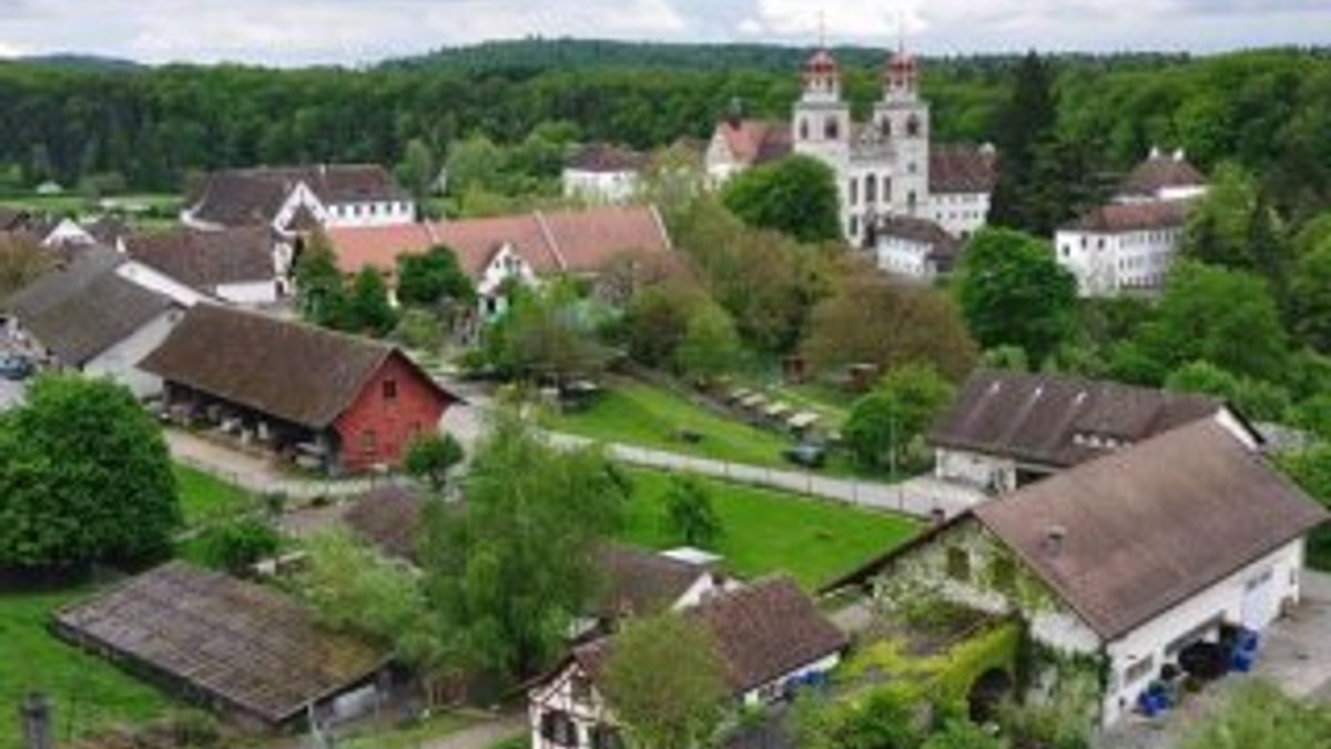Rheinau köyü halkına 16 bin lira maaş verilecek