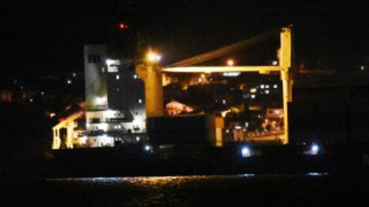 Türk bayraklı gemi Çanakkale Boğazı'nda arıza yaptı
