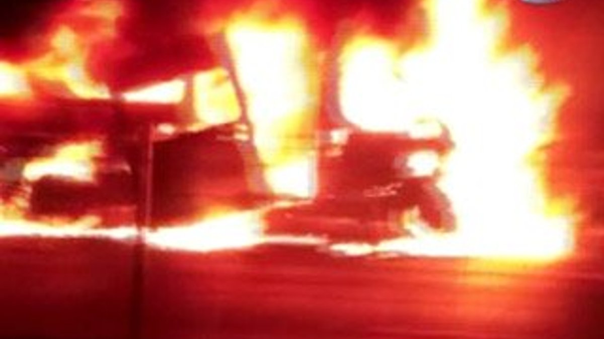 E-5’te minibüs alev alev yandı