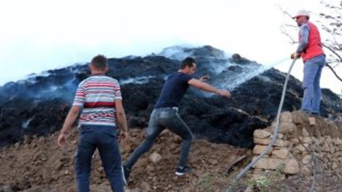 Yozgat’ta anız yangını 8 bin saman balyasını kül etti