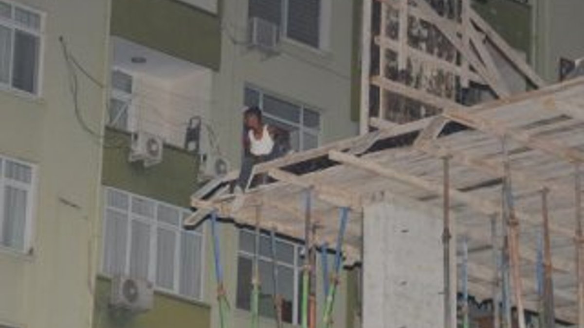 Adana'da 1 kişi intihar için inşaata çıktı