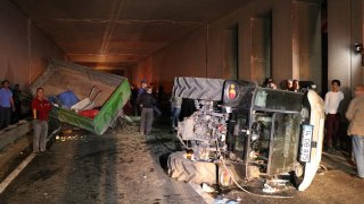 Bolu'da otomobil traktöre arkadan çarptı: 7 yaralı