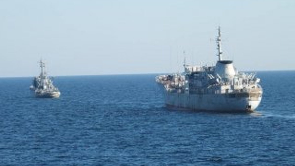 Ukrayna gemileri Rus deniz sularında ilerliyor