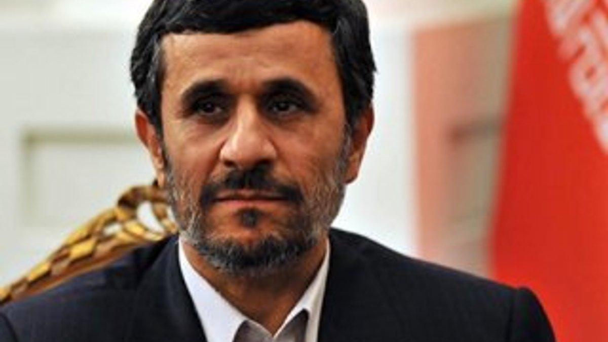 Ahmedinejad gösteri için yönetimden izin istedi