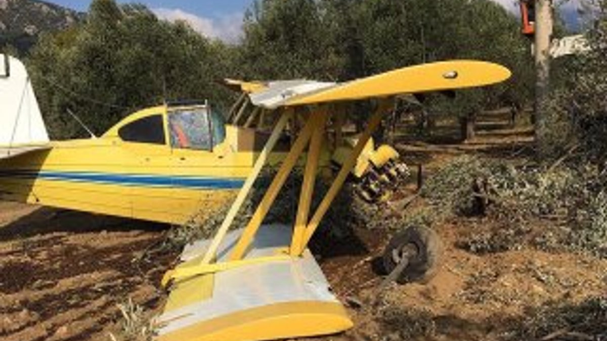 Balıkesir'de zeytin ilaçlama uçağı sert iniş yaptı