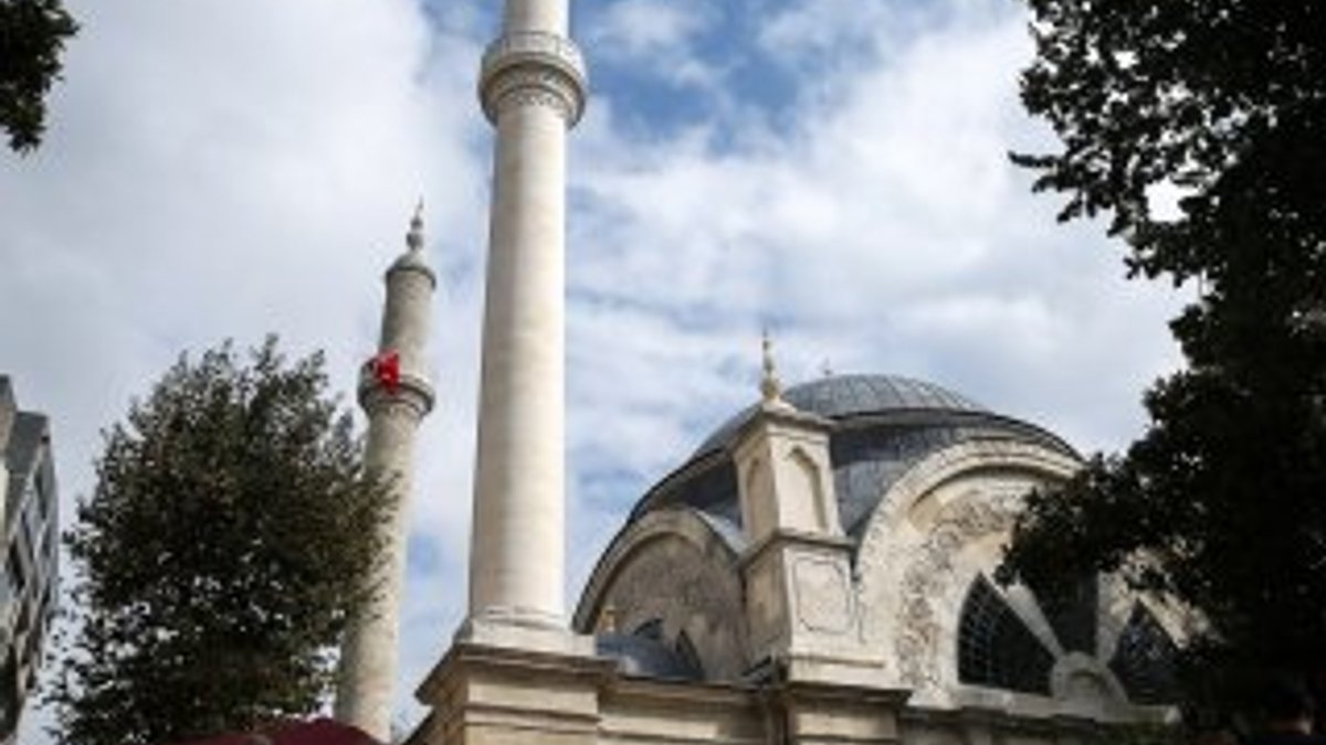 Cihangir Camii yeniden ibadete açıldı
