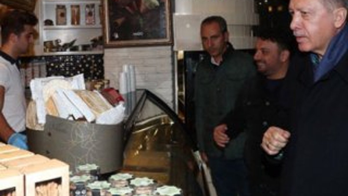 Erdoğan Beylerbeyi'nde alışverişini kendisi yaptı