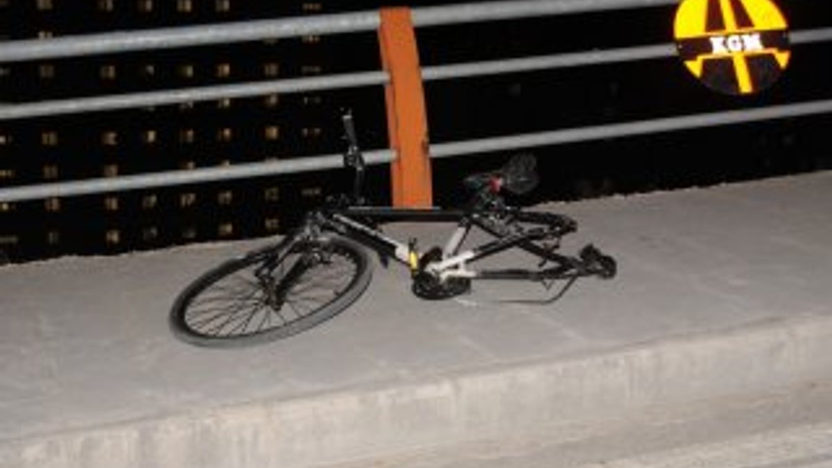 Bisikletiyle takla atan genç hayatını kaybetti