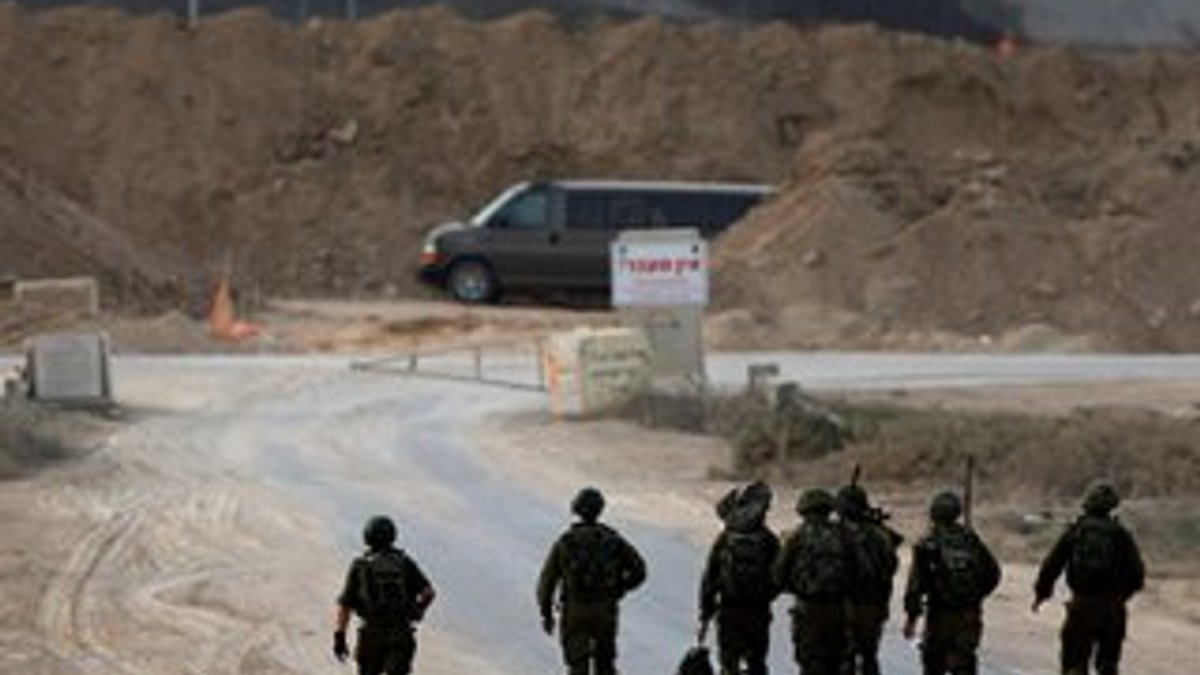 İsrail Gazze sınırında 130 Filistinliyi yaraladı