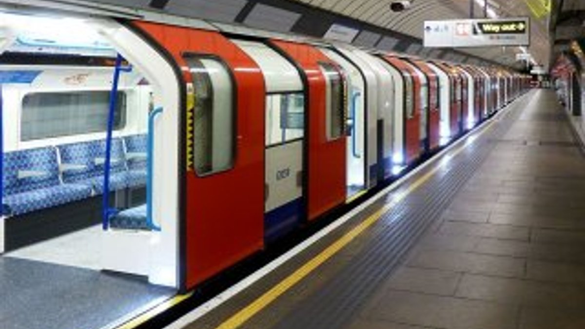 Londra metrosunda kaza