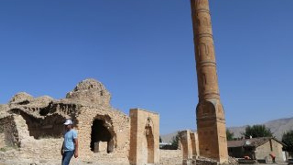 Hasankeyf'te 611 yıllık minare taşınıyor