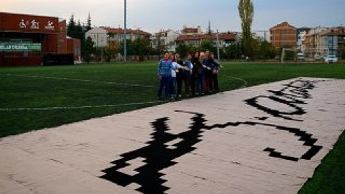 Kadınlardan 100 metrekarelik Atatürk imzası