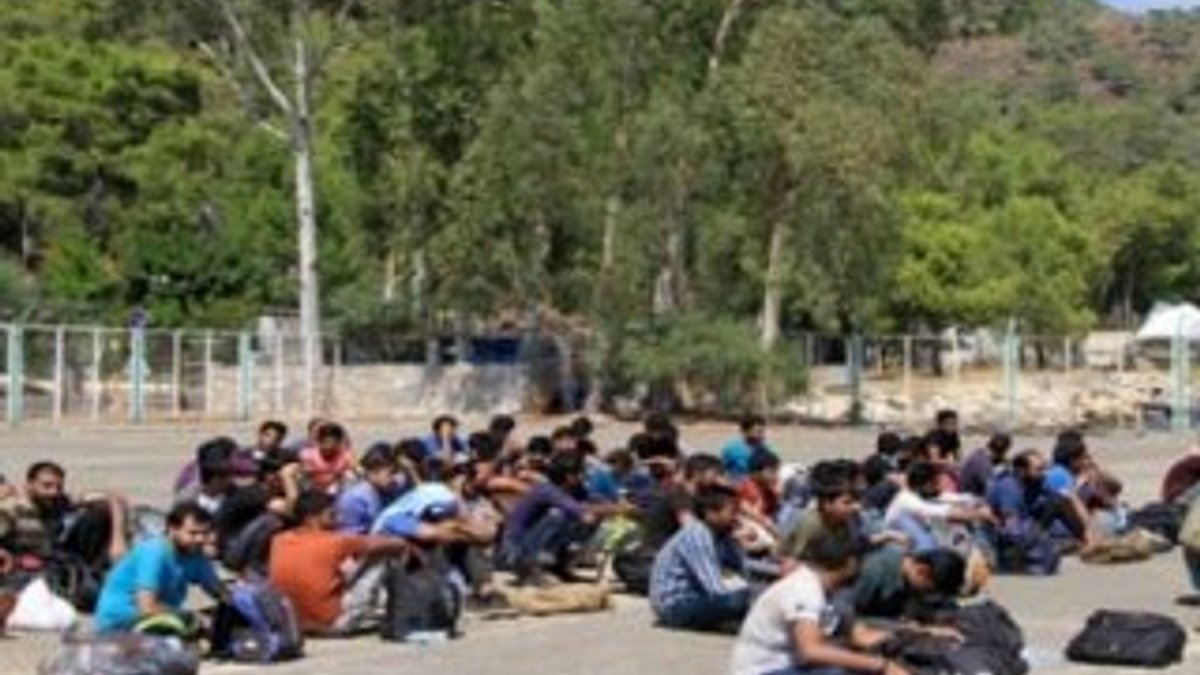 İzmir'de kaçak göçmenlere operasyon