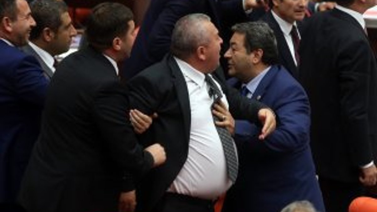 CHP, Meclis'teki kavgalara sert karşılık verecek