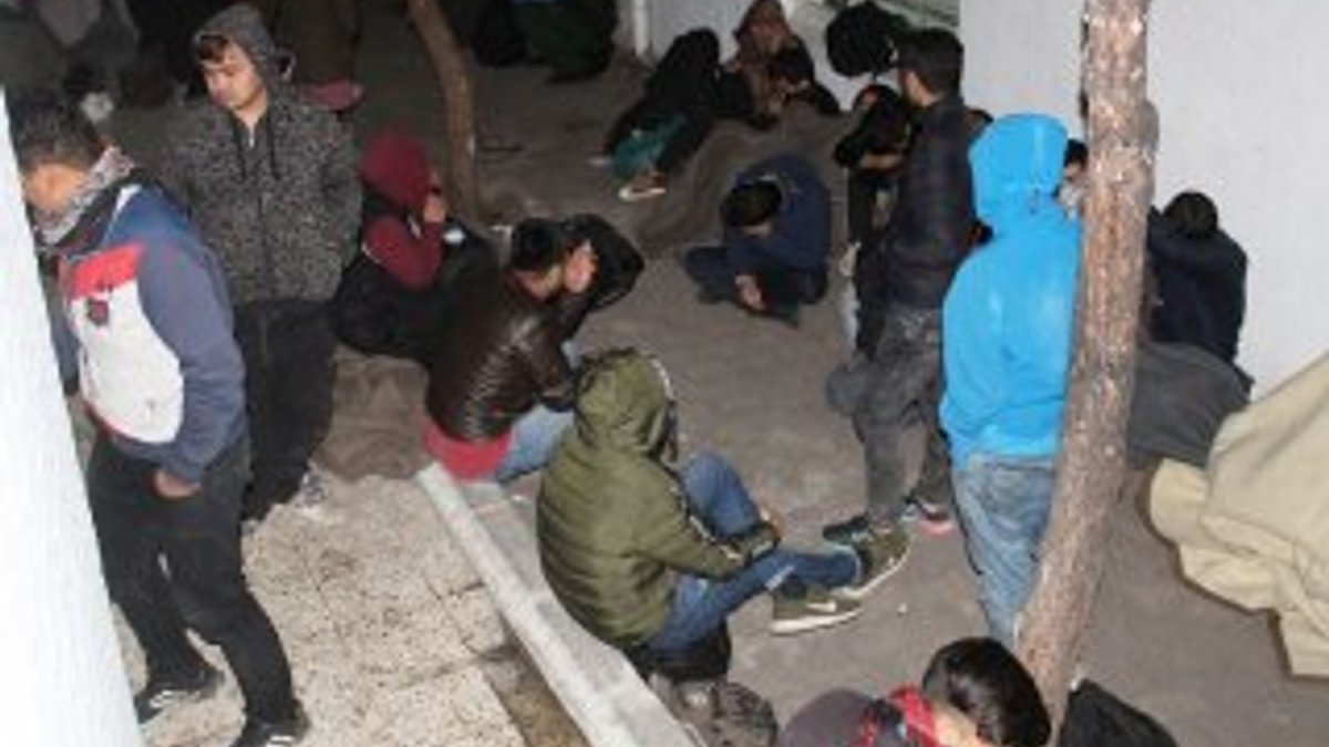 Ayvalık’ta 102 kaçak göçmen yakalandı