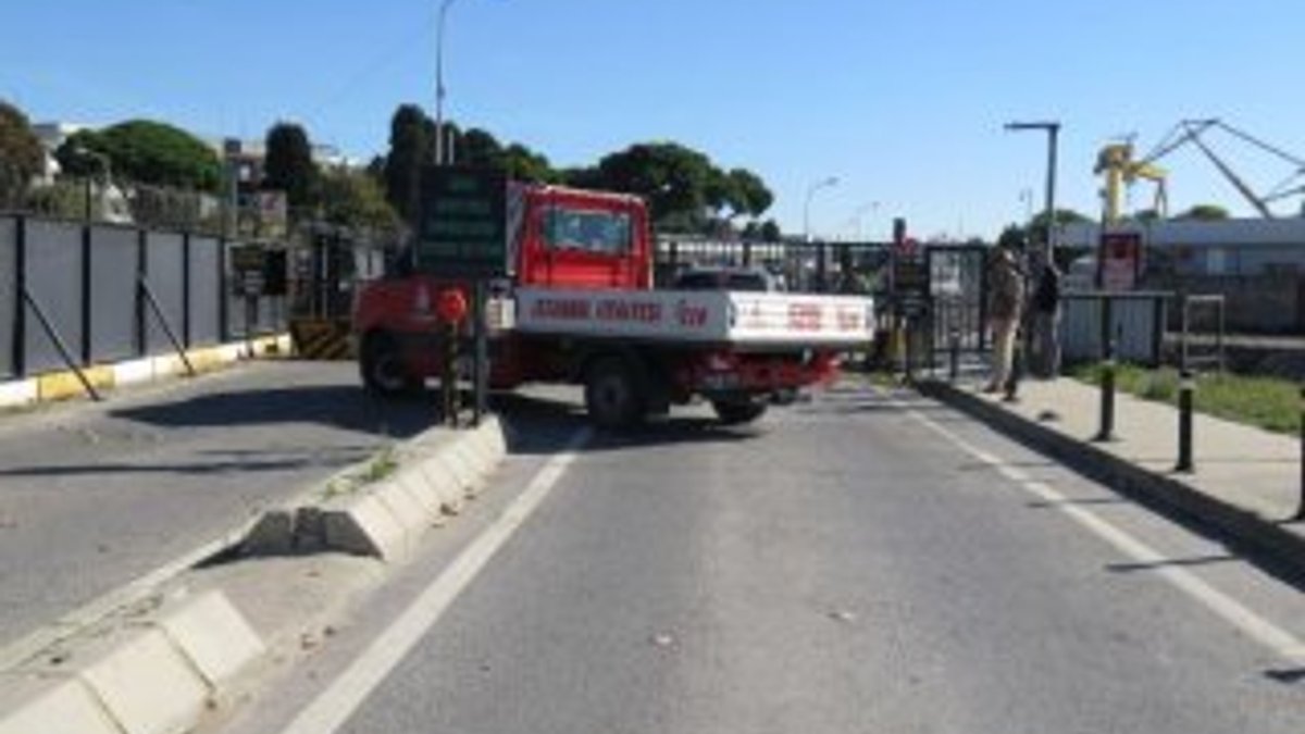 Pendik'te tersane komutanlığında yangın 