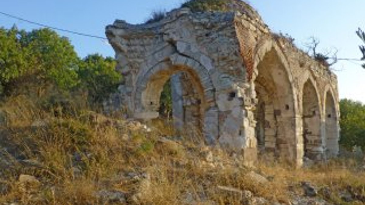 İzmir'deki en eski Türk izleri siliniyor