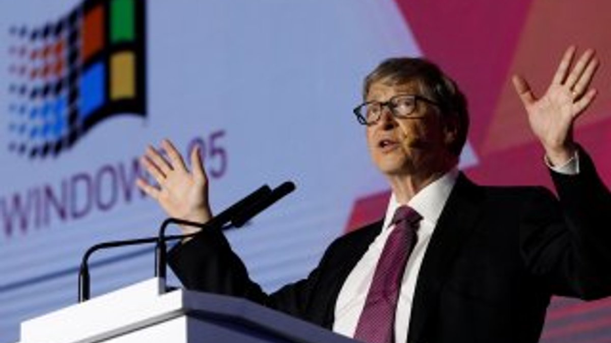 Bill Gates sahneye dışkıyla çıktı