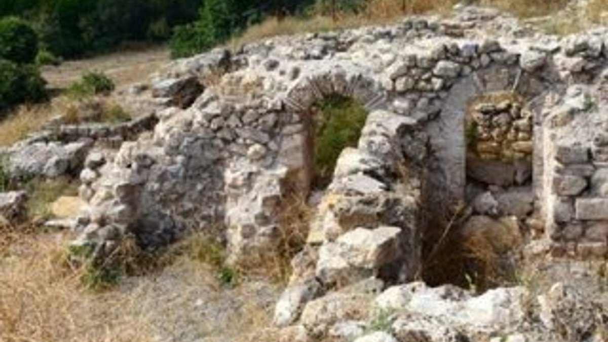 Hadrianaupolis'de kaçak kazı: 3 gözaltı