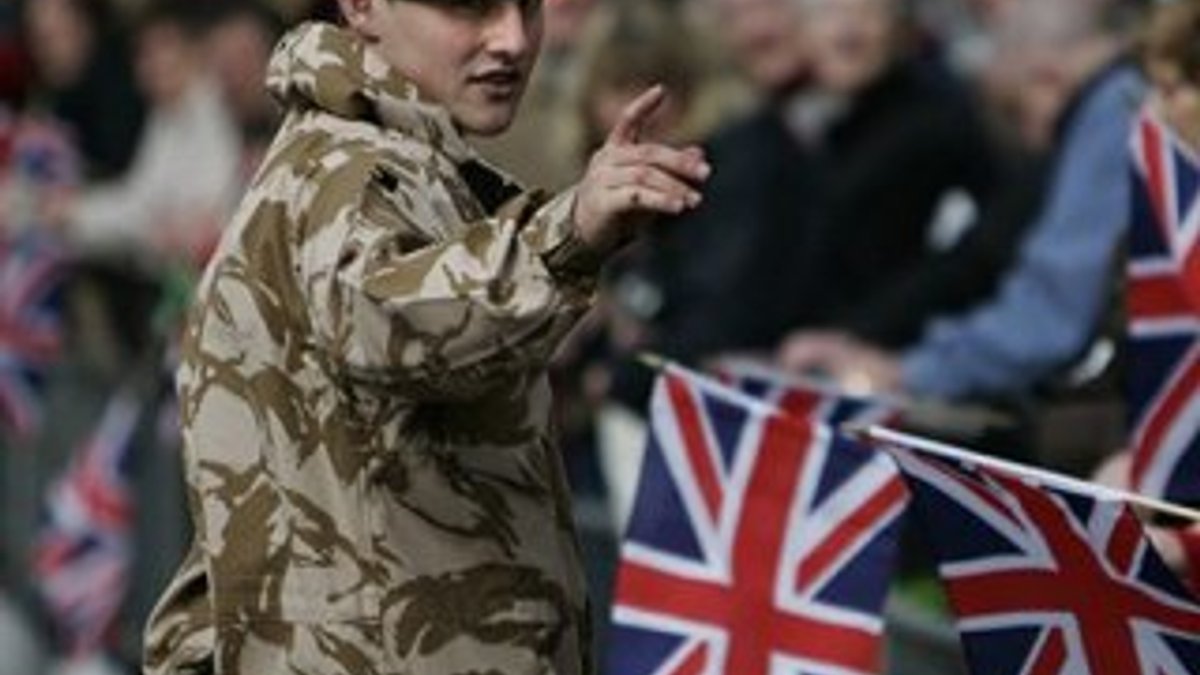 İngiliz ordusu yabancı asker ithal edecek