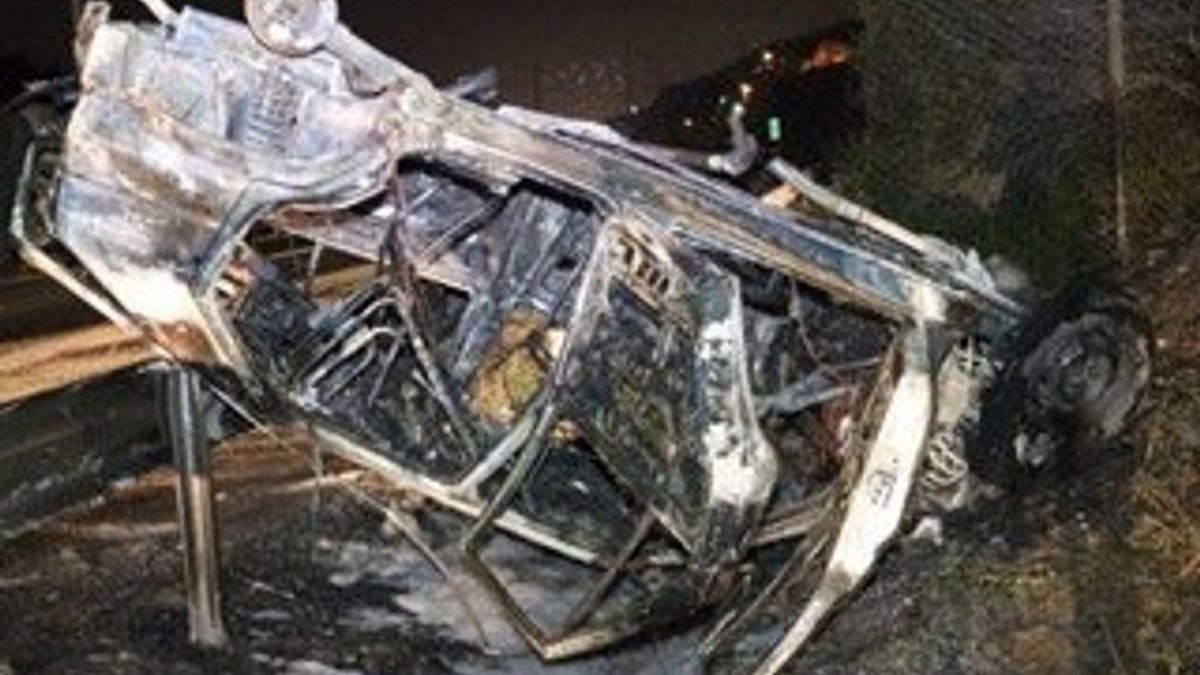 Kocaeli'de takla atan araç yandı: 4 yaralı