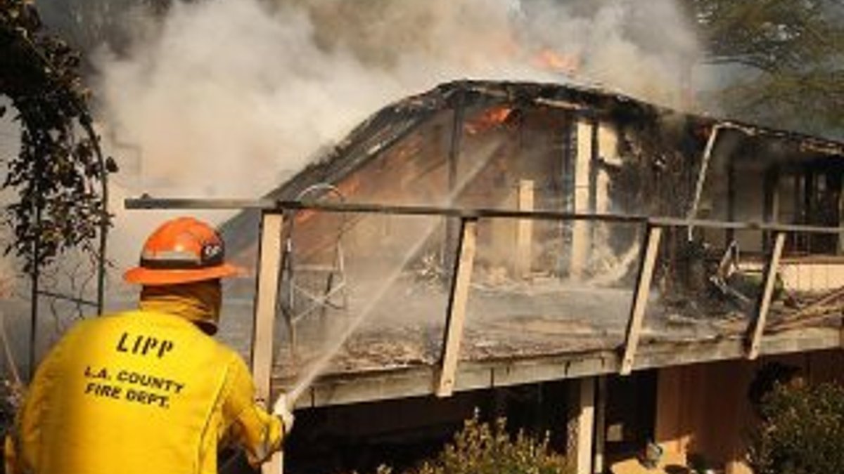 Kaliforniya'daki yangınlarda ölenlerin sayısı 66'ya yükseldi