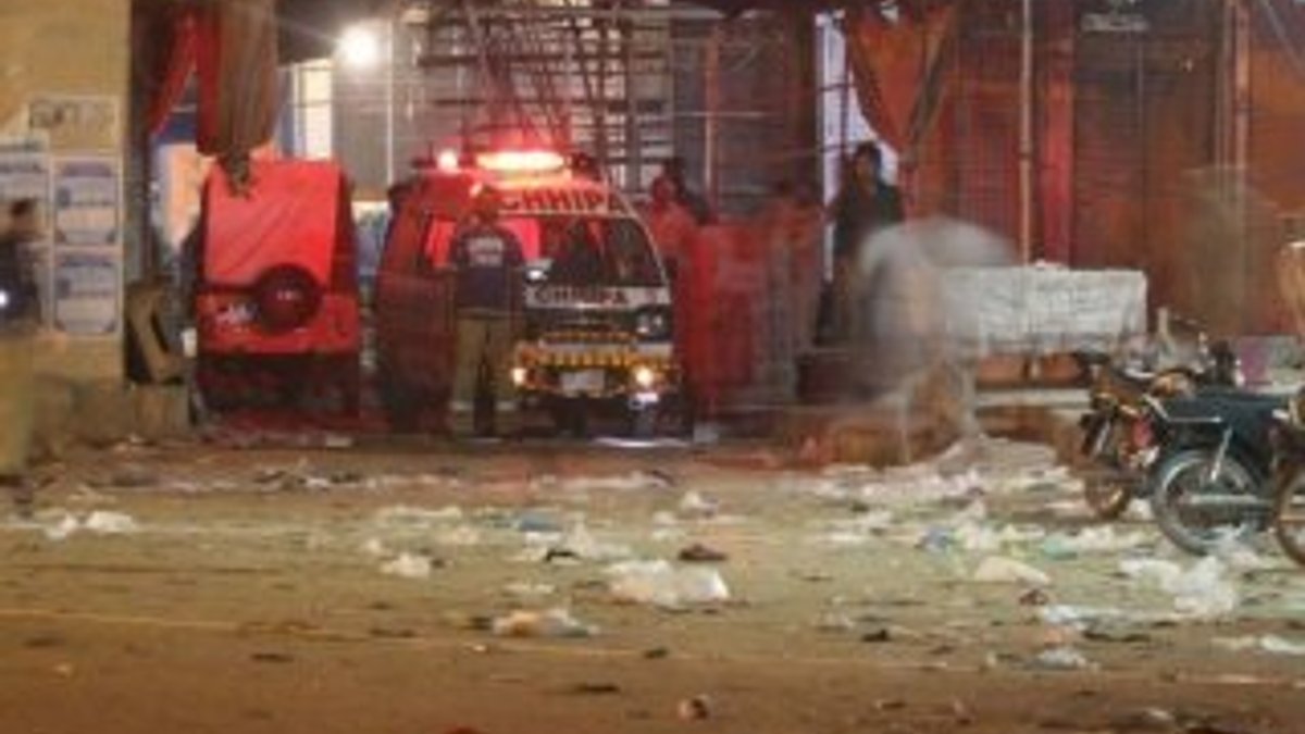 Pakistan’da bombalı saldırı: 2 ölü, 10 yaralı