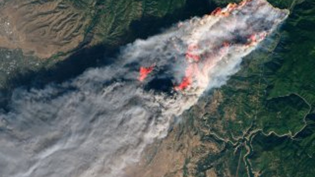 Kalifornia'nın en büyük yangını söndürüldü