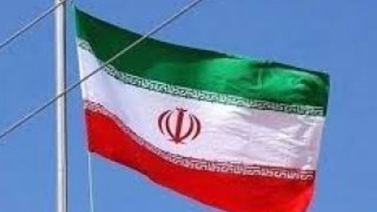 İran'da yüzlerce üst düzey yetkili istifa etti