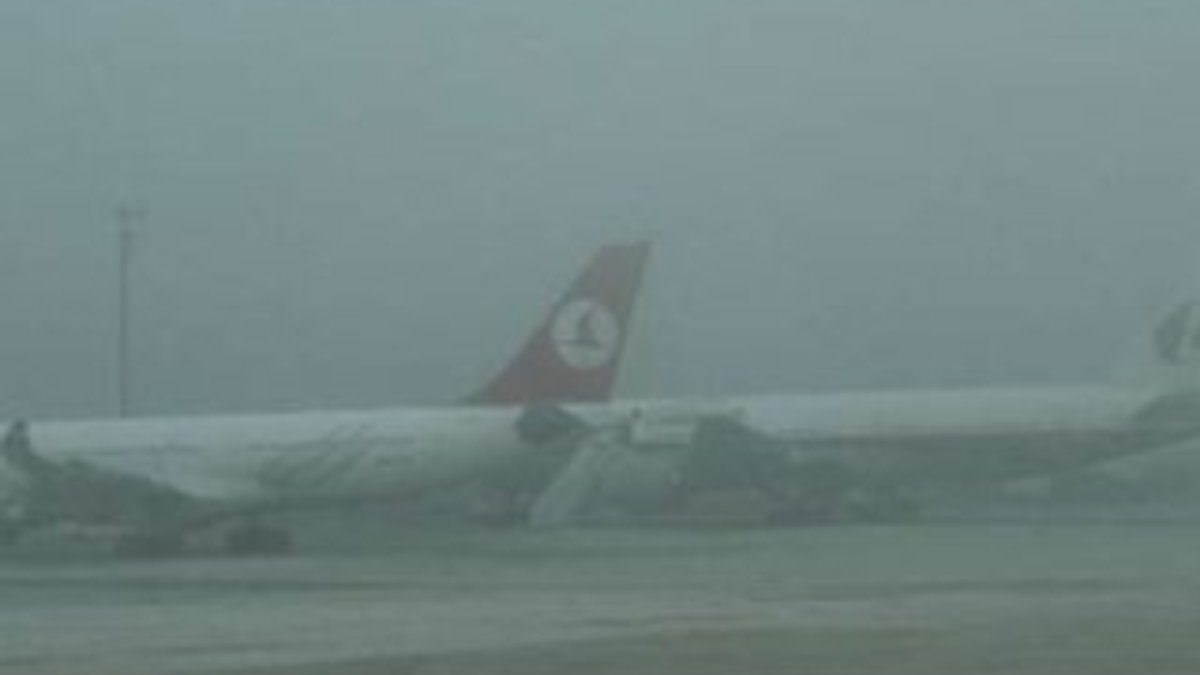 Atatürk Havalimanı'na inemeyen uçaklar Bursa'ya indi