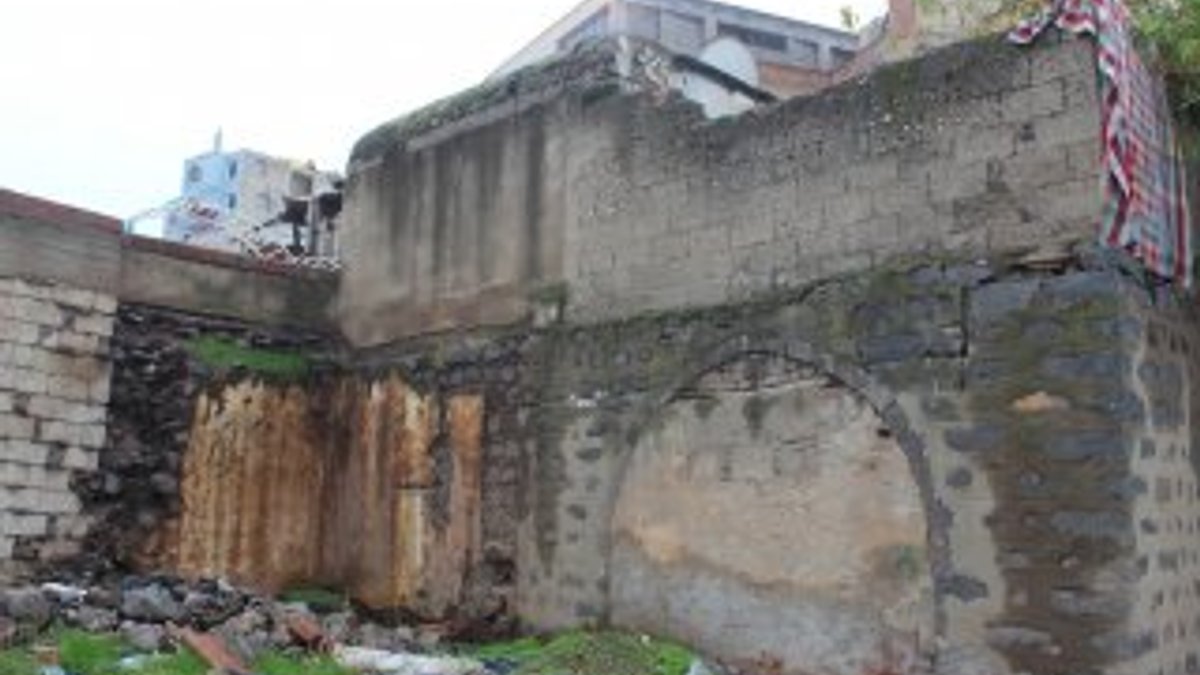 Siverek’in tarihi taş evleri bakımsızlıktan yıkılıyor