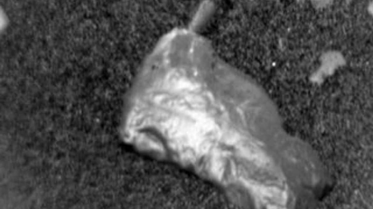 Mars yüzeyinde parlak bir nesne görüntülendi
