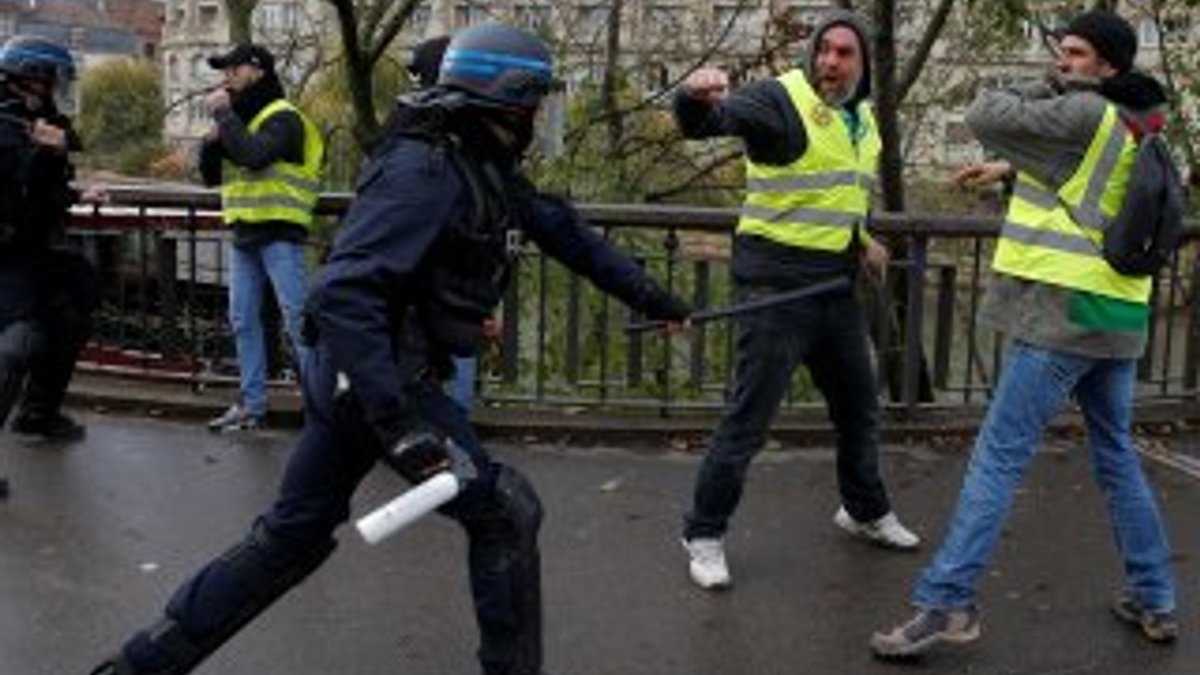 Fransa'da göstericilere 'ivedi yargılama'lı hapis cezası