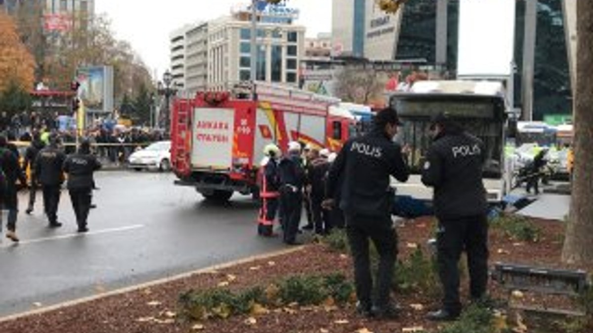Kızılay'da belediye otobüsü yayalara çarptı: 2 yaralı