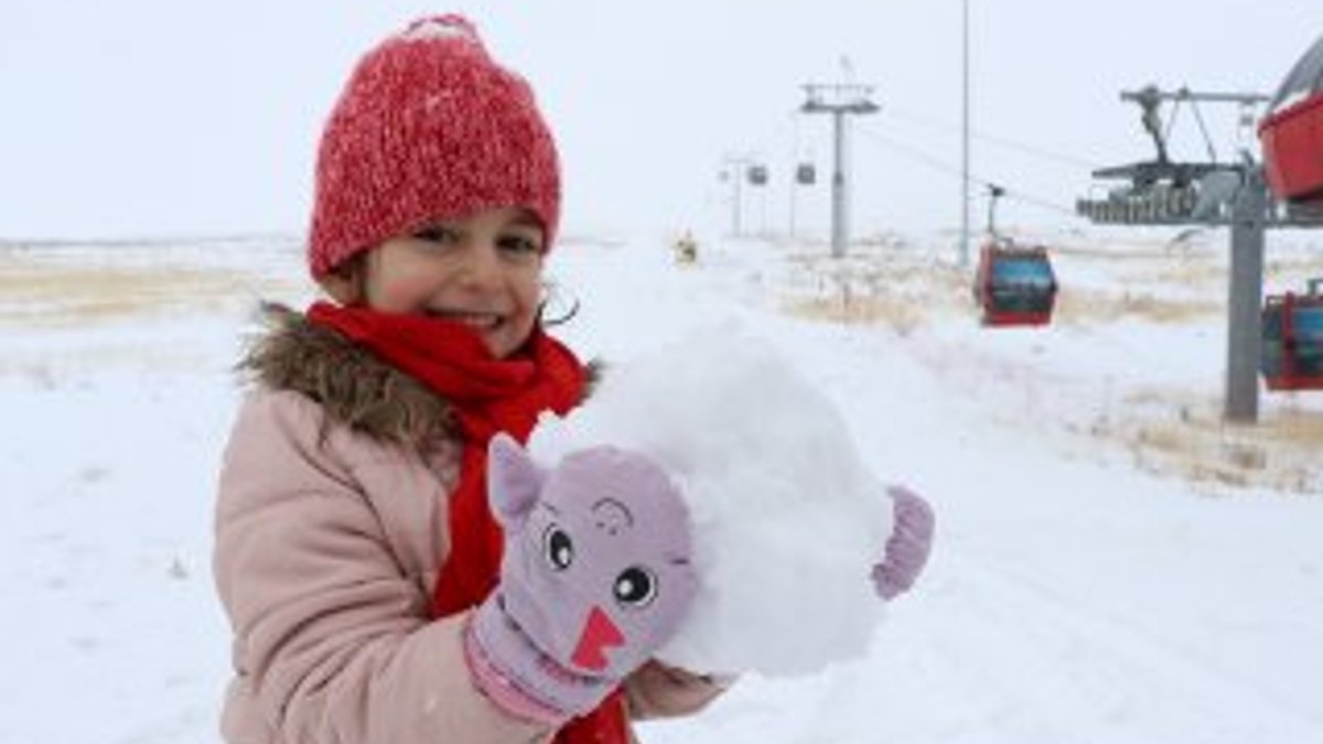Erciyes'te kar yağışı hazırlıkları hızlandırdı
