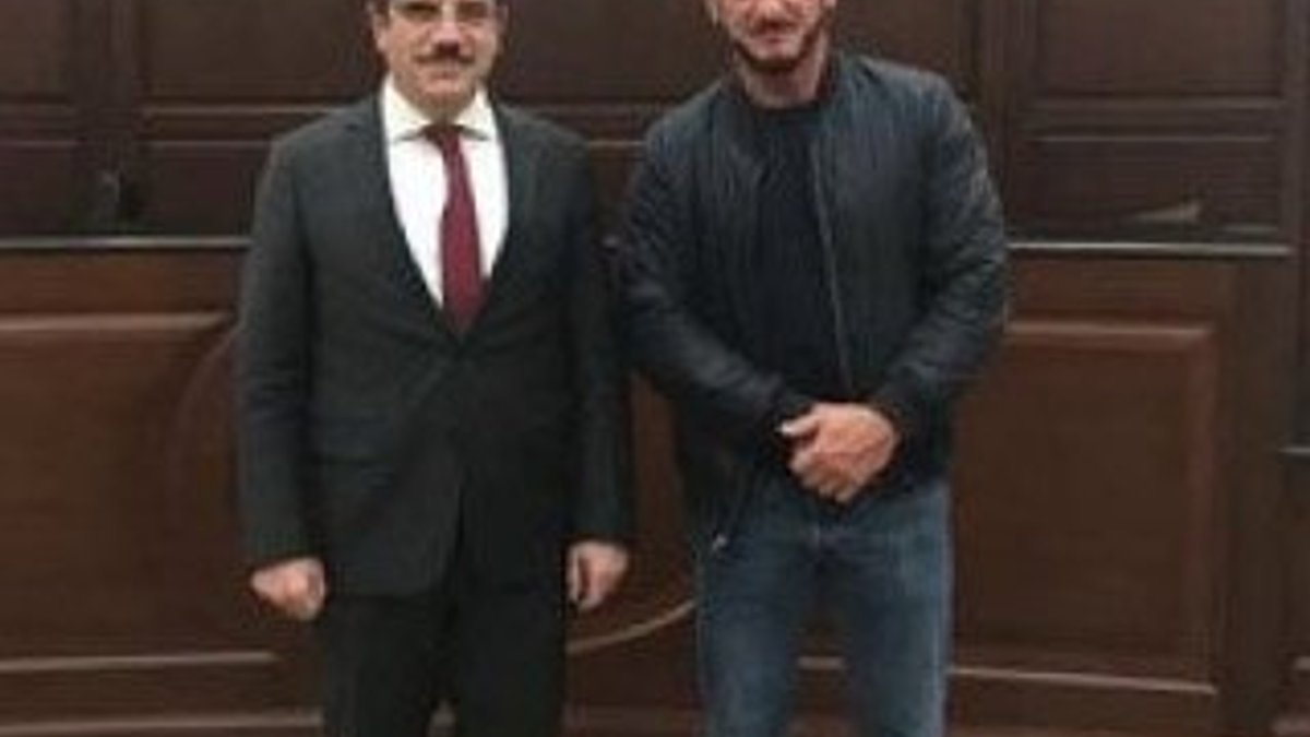 Hollywood oyuncusu Sean Penn’den AK Parti'ye ziyaret