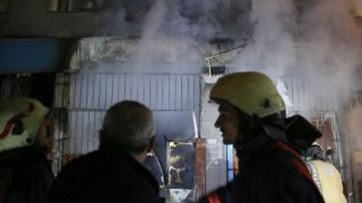 Fatih’te 5 katlı binada yangın çıktı